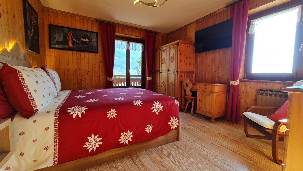 Casa Margherita Chambres D'Hotes & Spa Challand-Saint-Anselme Exteriör bild