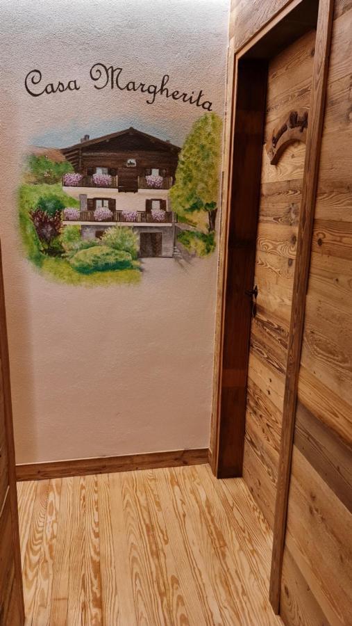 Casa Margherita Chambres D'Hotes & Spa Challand-Saint-Anselme Exteriör bild